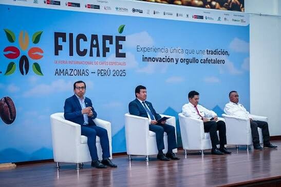 Fotografía real de congreso cafetalero